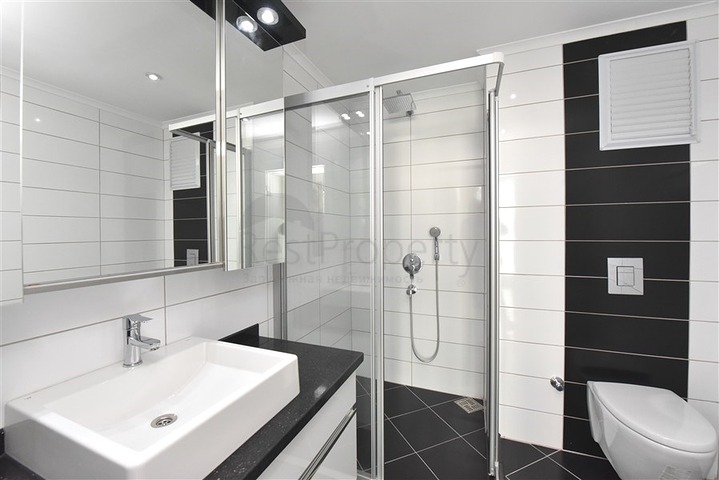 شقة واسعة 3 غرف وصالة - مجمع فاخر - في اوبا / الانيا 