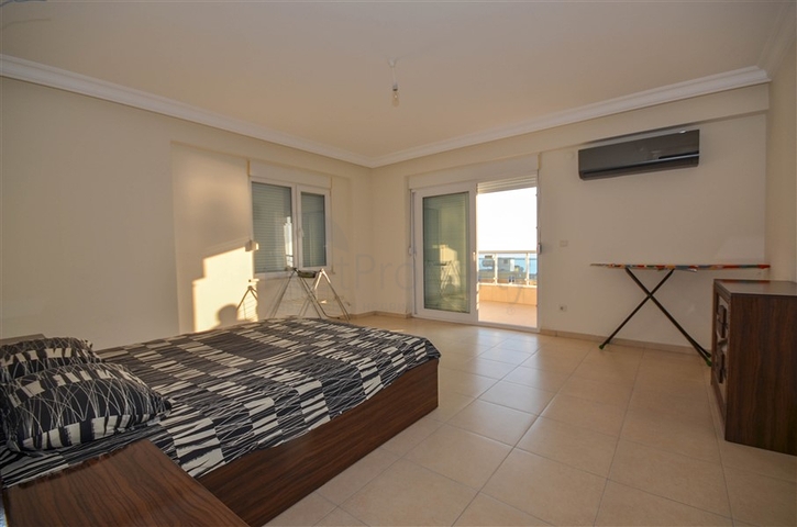 اطلالة بحر - دوبلكس واسعة 4 غرف وصالة - في محمودلار / الانيا 