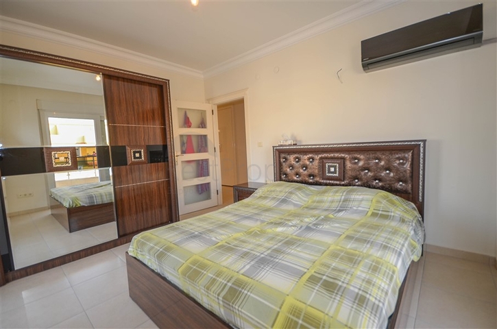 اطلالة بحر - دوبلكس واسعة 4 غرف وصالة - في محمودلار / الانيا 