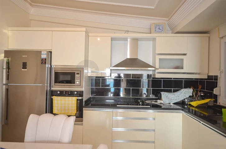 اطلالة بحر - دوبلكس واسعة 4 غرف وصالة - في محمودلار / الانيا 