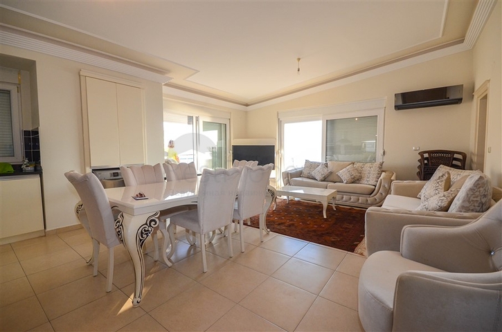 اطلالة بحر - دوبلكس واسعة 4 غرف وصالة - في محمودلار / الانيا 