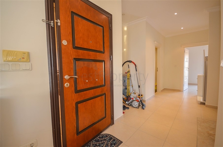 اطلالة بحر - دوبلكس واسعة 4 غرف وصالة - في محمودلار / الانيا 