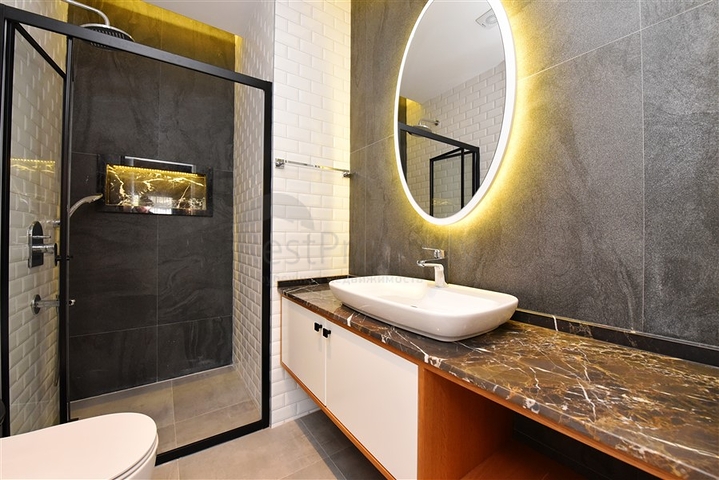 دوبلكس فاخرة في مركز الانيا - غرفتين وصالة مفروشة - مجمع فاخر - كليوباترا / الانيا 