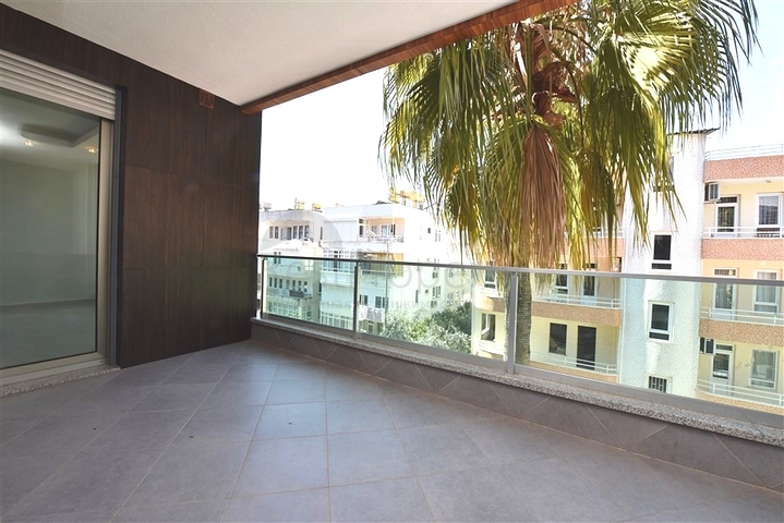 شقة غرفتين وصالة -ضمن مجمع فاخر قريب من البحر في اوبا / الانيا 