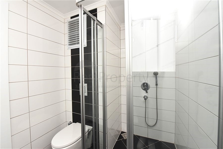 شقة غرفتين وصالة -ضمن مجمع فاخر قريب من البحر في اوبا / الانيا 