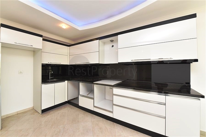 شقة غرفتين وصالة -ضمن مجمع فاخر قريب من البحر في اوبا / الانيا 