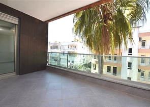 شقة غرفتين وصالة -ضمن مجمع فاخر قريب من البحر في اوبا / الانيا 