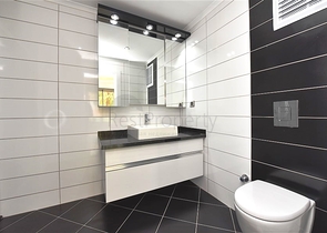 شقة غرفتين وصالة -ضمن مجمع فاخر قريب من البحر في اوبا / الانيا 