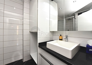 شقة غرفتين وصالة -ضمن مجمع فاخر قريب من البحر في اوبا / الانيا 