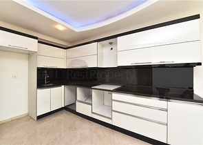 شقة غرفتين وصالة -ضمن مجمع فاخر قريب من البحر في اوبا / الانيا 