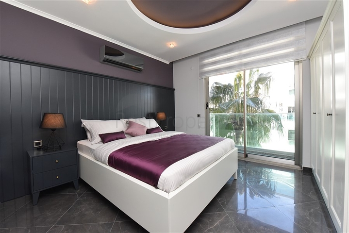 دوبلكس عائلية فاخرة - 4 غرف وصالة -ضمن مجمع حديث قريب من البحر - محمودلار / الانيا 