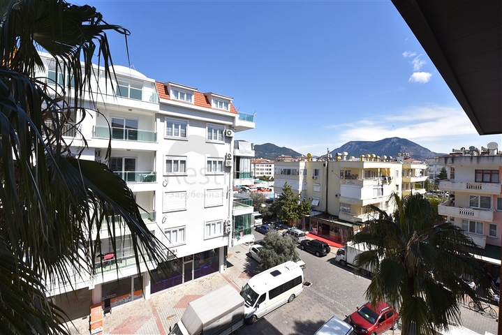 دوبلكس عائلية فاخرة - 4 غرف وصالة -ضمن مجمع حديث قريب من البحر - محمودلار / الانيا 