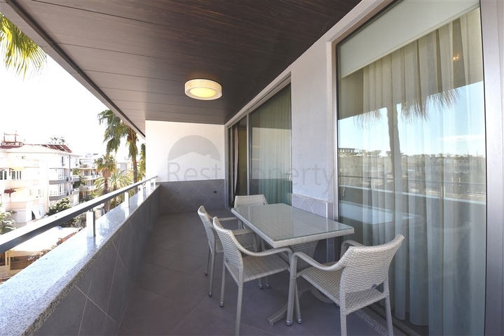 دوبلكس عائلية فاخرة - 4 غرف وصالة -ضمن مجمع حديث قريب من البحر - محمودلار / الانيا 