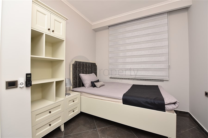 دوبلكس عائلية فاخرة - 4 غرف وصالة -ضمن مجمع حديث قريب من البحر - محمودلار / الانيا 