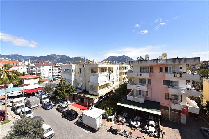 دوبلكس عائلية فاخرة - 4 غرف وصالة -ضمن مجمع حديث قريب من البحر - محمودلار / الانيا 