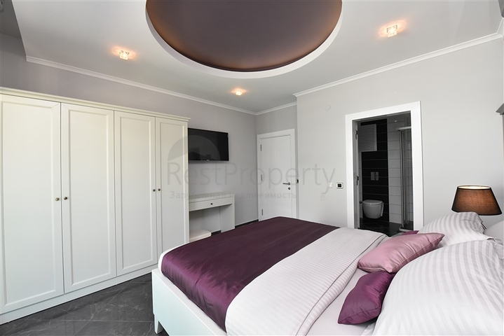 دوبلكس عائلية فاخرة - 4 غرف وصالة -ضمن مجمع حديث قريب من البحر - محمودلار / الانيا 