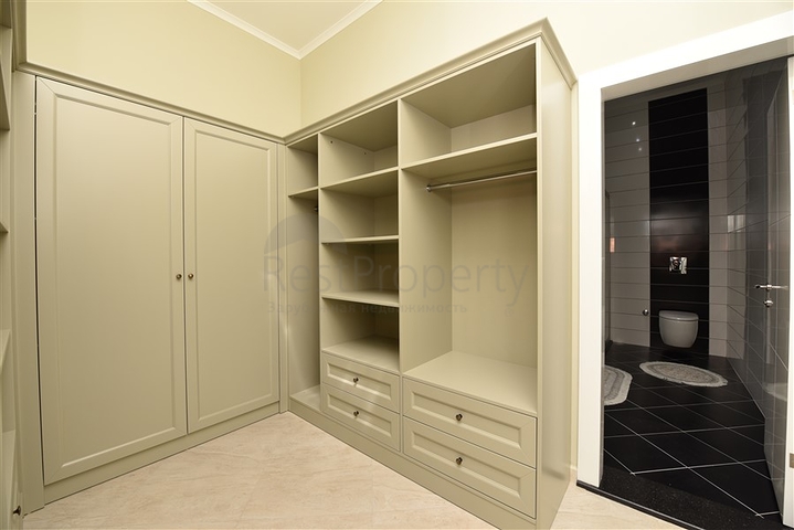 دوبلكس عائلية فاخرة - 4 غرف وصالة -ضمن مجمع حديث قريب من البحر - محمودلار / الانيا 