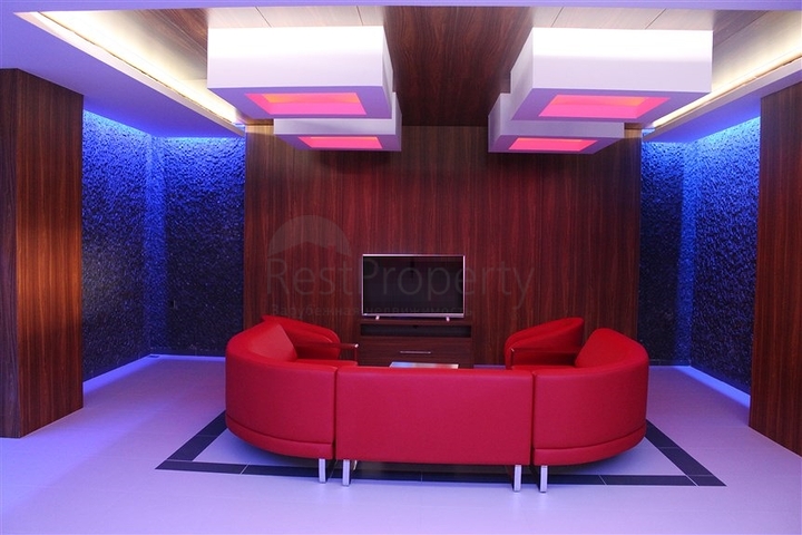 دوبلكس عائلية فاخرة - 4 غرف وصالة -ضمن مجمع حديث قريب من البحر - محمودلار / الانيا 