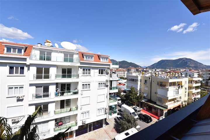 دوبلكس عائلية فاخرة - 4 غرف وصالة -ضمن مجمع حديث قريب من البحر - محمودلار / الانيا 