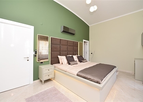 دوبلكس عائلية فاخرة - 4 غرف وصالة -ضمن مجمع حديث قريب من البحر - محمودلار / الانيا 