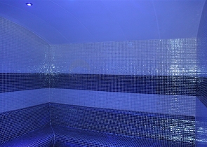 دوبلكس عائلية فاخرة - 4 غرف وصالة -ضمن مجمع حديث قريب من البحر - محمودلار / الانيا 