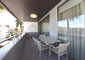 دوبلكس عائلية فاخرة - 4 غرف وصالة -ضمن مجمع حديث قريب من البحر - محمودلار / الانيا 