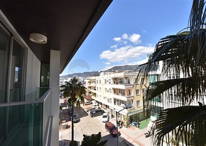 دوبلكس عائلية فاخرة - 4 غرف وصالة -ضمن مجمع حديث قريب من البحر - محمودلار / الانيا 