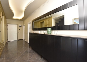 دوبلكس عائلية فاخرة - 4 غرف وصالة -ضمن مجمع حديث قريب من البحر - محمودلار / الانيا 