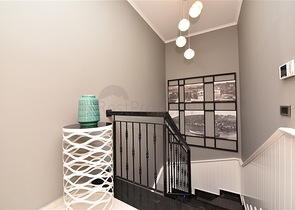 دوبلكس عائلية فاخرة - 4 غرف وصالة -ضمن مجمع حديث قريب من البحر - محمودلار / الانيا 