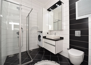 دوبلكس عائلية فاخرة - 4 غرف وصالة -ضمن مجمع حديث قريب من البحر - محمودلار / الانيا 