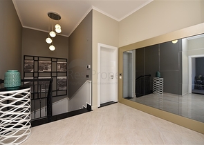 دوبلكس عائلية فاخرة - 4 غرف وصالة -ضمن مجمع حديث قريب من البحر - محمودلار / الانيا 