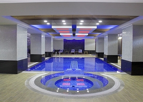 دوبلكس عائلية فاخرة - 4 غرف وصالة -ضمن مجمع حديث قريب من البحر - محمودلار / الانيا 