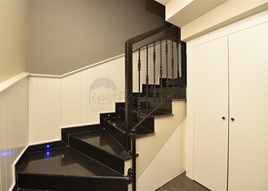 دوبلكس عائلية فاخرة - 4 غرف وصالة -ضمن مجمع حديث قريب من البحر - محمودلار / الانيا 