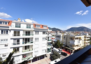 دوبلكس عائلية فاخرة - 4 غرف وصالة -ضمن مجمع حديث قريب من البحر - محمودلار / الانيا 