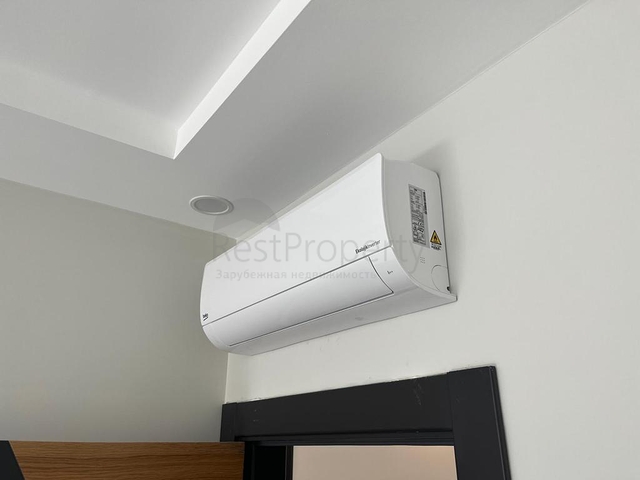 الاستثمار العقاري في الانيا - مكتب للبيع ضمن مجمع تجاري بجانب البلدية الجديدة في اوبا / الانيا 