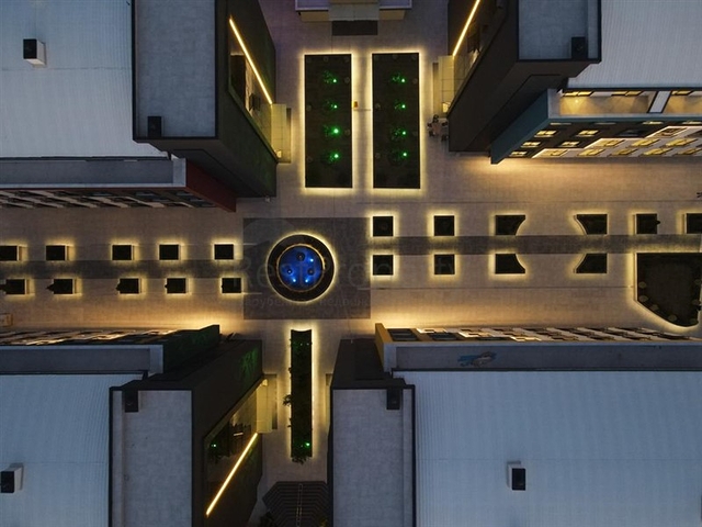 الاستثمار العقاري في الانيا - مكتب للبيع ضمن مجمع تجاري بجانب البلدية الجديدة في اوبا / الانيا 