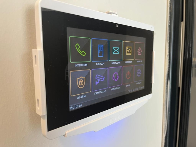 الاستثمار العقاري في الانيا - مكتب للبيع ضمن مجمع تجاري بجانب البلدية الجديدة في اوبا / الانيا 