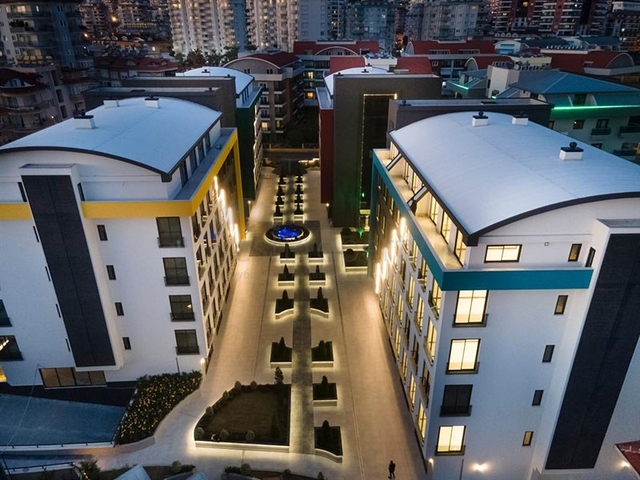 الاستثمار العقاري في الانيا - مكتب للبيع ضمن مجمع تجاري بجانب البلدية الجديدة في اوبا / الانيا 