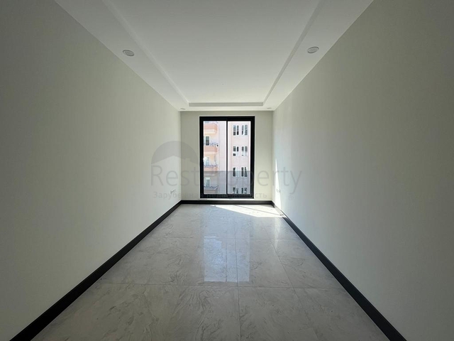 الاستثمار العقاري في الانيا - مكتب للبيع ضمن مجمع تجاري بجانب البلدية الجديدة في اوبا / الانيا 