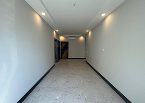 الاستثمار العقاري في الانيا - مكتب للبيع ضمن مجمع تجاري بجانب البلدية الجديدة في اوبا / الانيا 