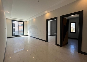 الاستثمار العقاري في الانيا - مكتب للبيع ضمن مجمع تجاري بجانب البلدية الجديدة في اوبا / الانيا 