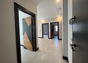 الاستثمار العقاري في الانيا - مكتب للبيع ضمن مجمع تجاري بجانب البلدية الجديدة في اوبا / الانيا 