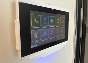 الاستثمار العقاري في الانيا - مكتب للبيع ضمن مجمع تجاري بجانب البلدية الجديدة في اوبا / الانيا 