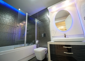 شقة غرفتين وصالة مفروشة - مجمع بخدمات 5 نجوم - في محمودلار / الانيا 