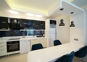 شقة غرفتين وصالة مفروشة - مجمع بخدمات 5 نجوم - في محمودلار / الانيا 