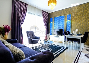 شقة جديدة - غرفة وصالة مفروشة بأناقة - ضمن مجمع في محمودلار/ الانيا