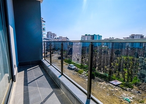 شقة جديدة - غرفة وصالة مفروشة بأناقة - ضمن مجمع في محمودلار/ الانيا