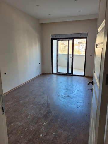 شقق للبيع في مركز الانيا - غرفة نوم وصالة - جديدة . 