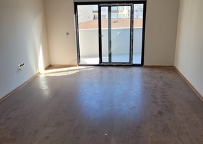 شقق للبيع في مركز الانيا - غرفة نوم وصالة - جديدة . 