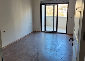 شقق للبيع في مركز الانيا - غرفة نوم وصالة - جديدة . 